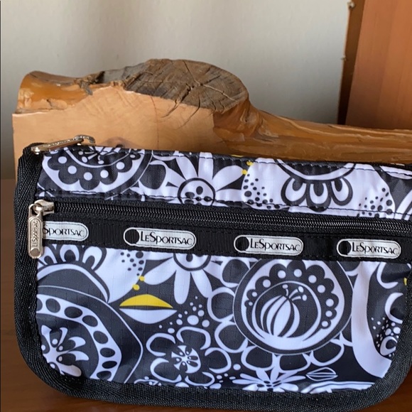 LeSportsac Pouch - Picture 5 of 7